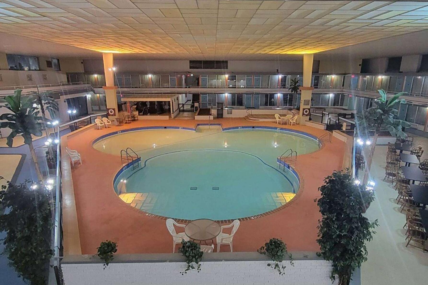 Baymont By Wyndham הניבאל מראה חיצוני תמונה